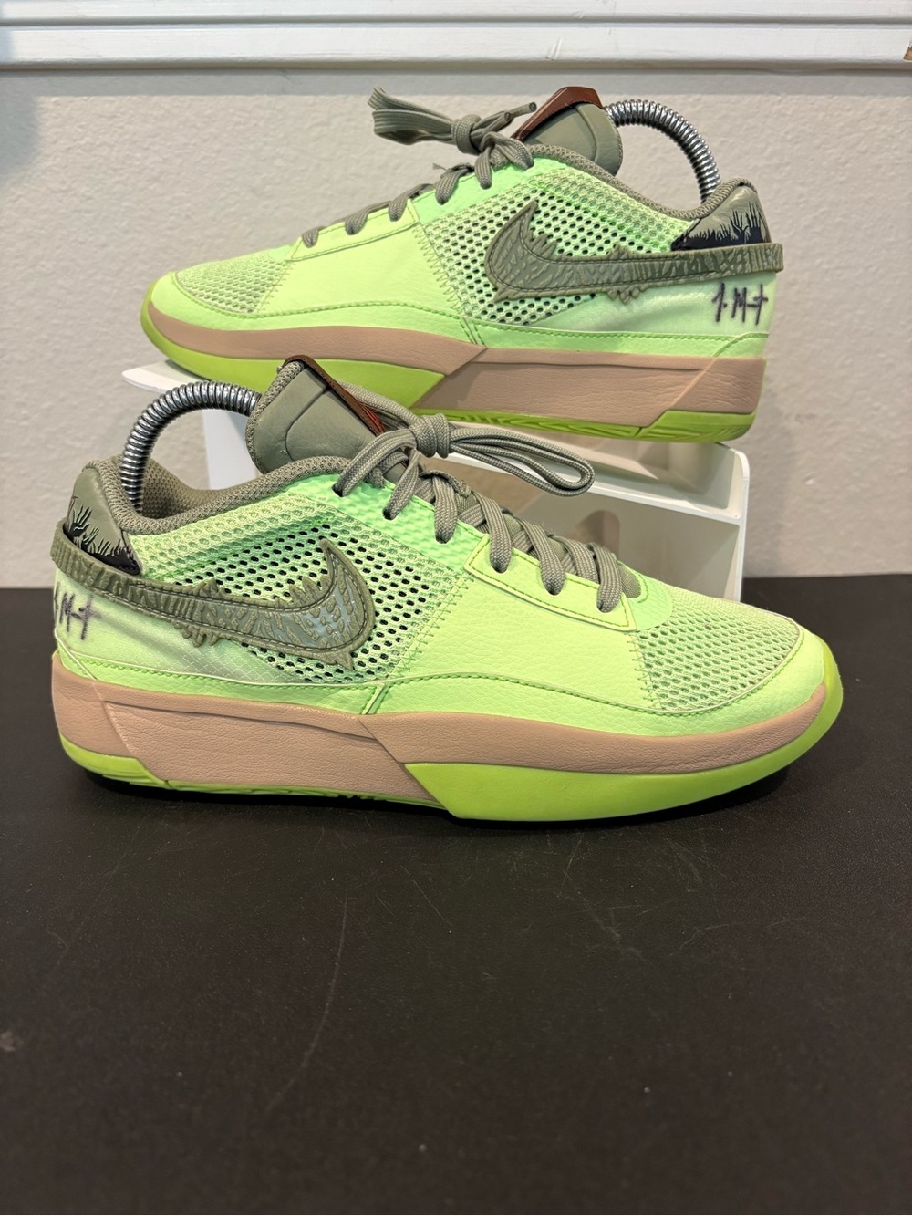 Nike Ja 1 NRG GS Halloween Green Zombie Basketball Sneakers SZ 6Y / Women’s 7.5